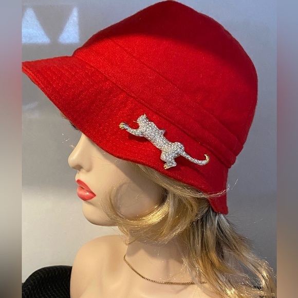 Climbing Leopard Pavé Crystals Pin Brooch Gold Tone Unisex - Picture 8 of 14